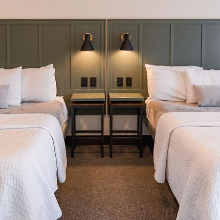 River City Inn Parsons Экстерьер фото
