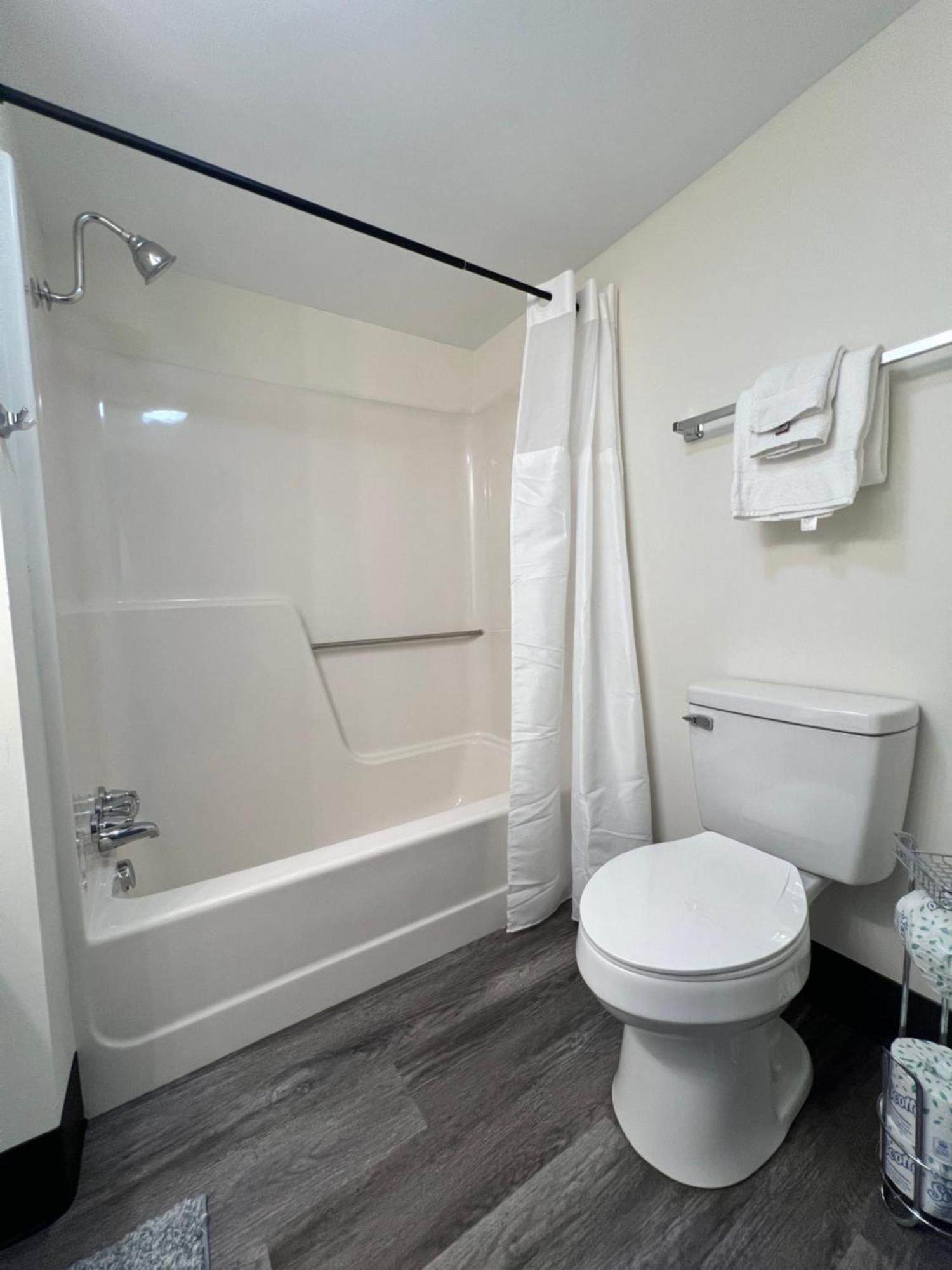 River City Inn Parsons Экстерьер фото
