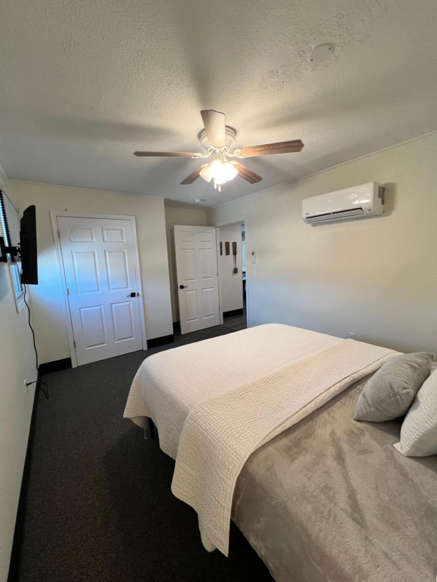 River City Inn Parsons Экстерьер фото