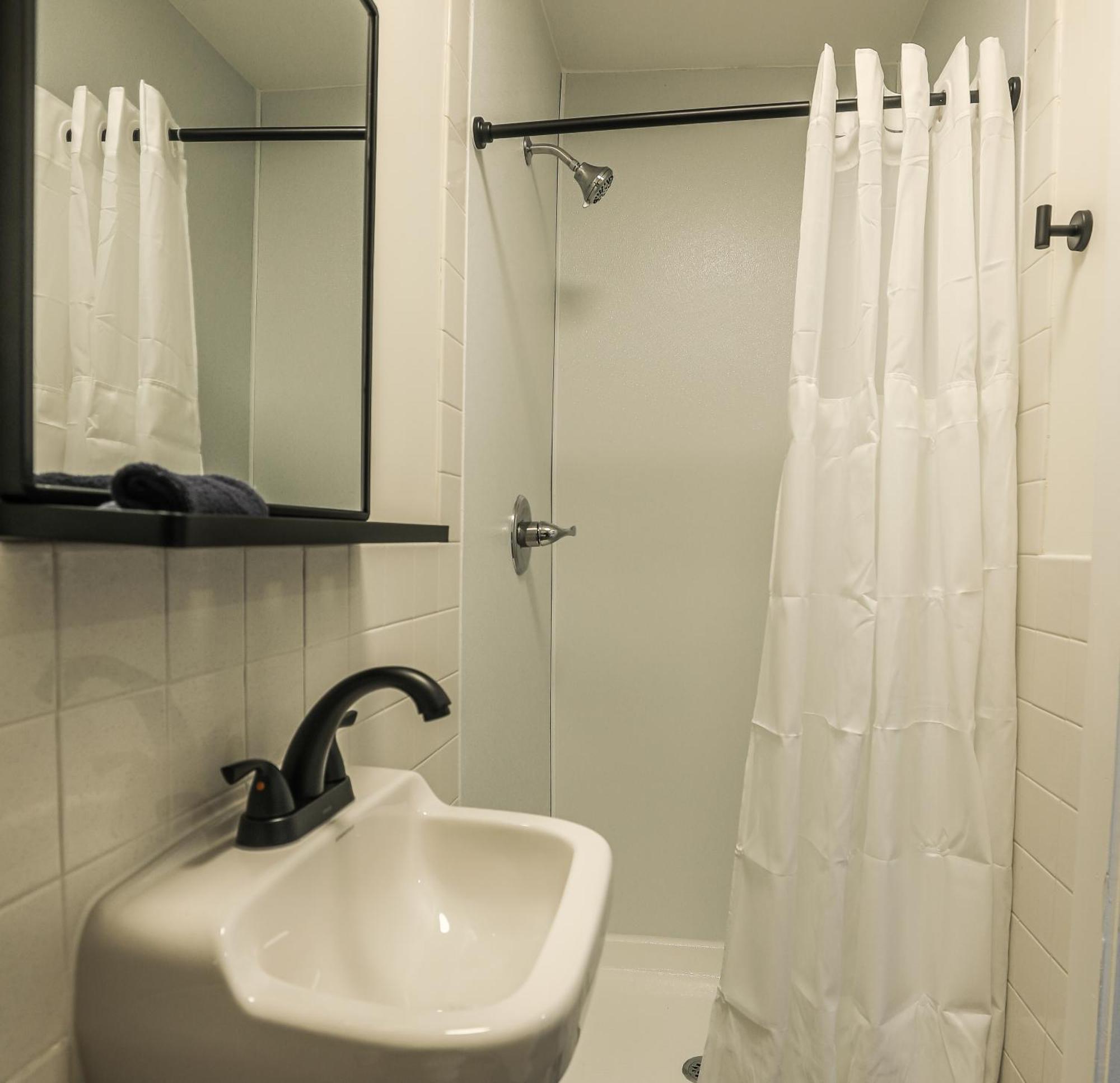 River City Inn Parsons Экстерьер фото