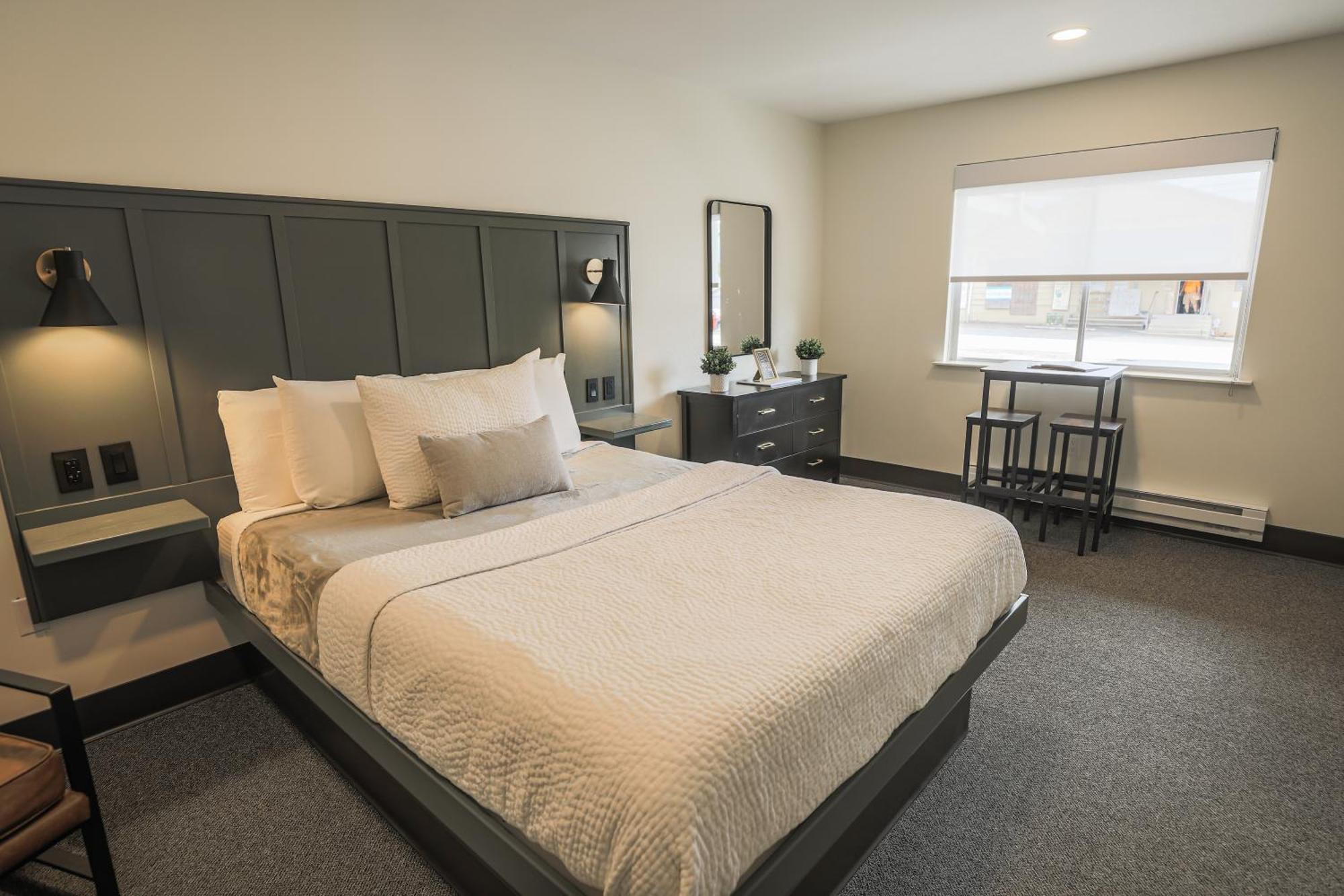 River City Inn Parsons Экстерьер фото