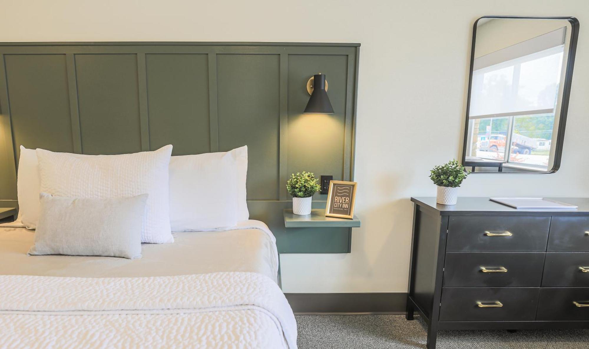 River City Inn Parsons Экстерьер фото