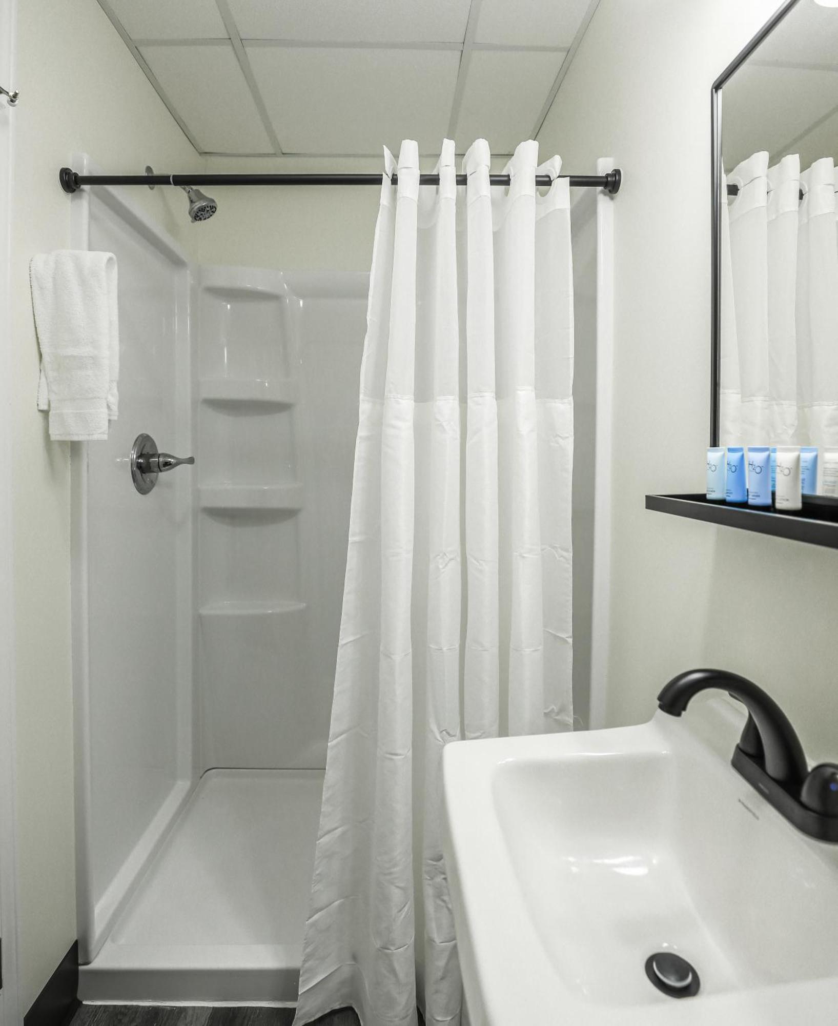 River City Inn Parsons Экстерьер фото