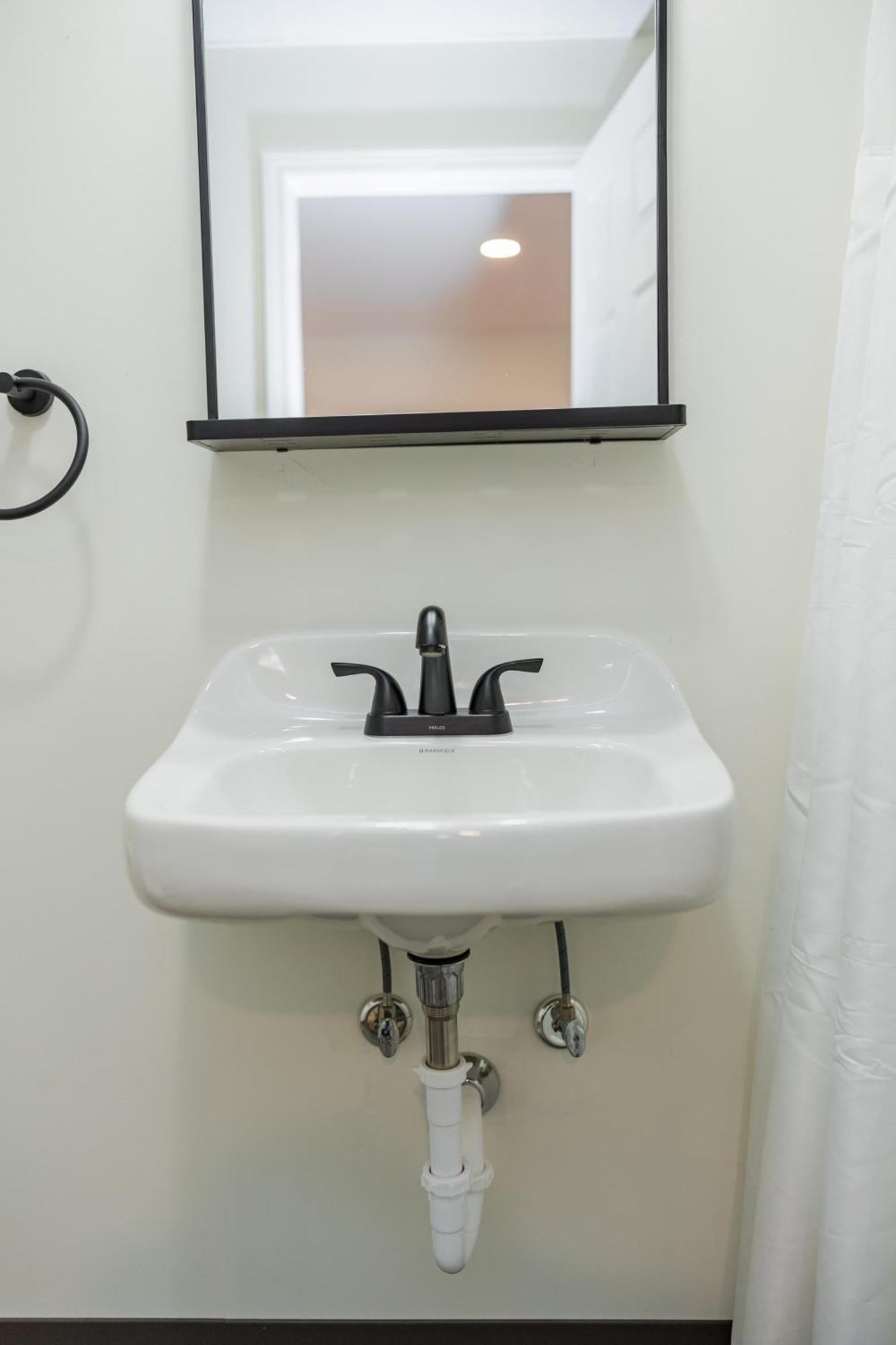 River City Inn Parsons Экстерьер фото